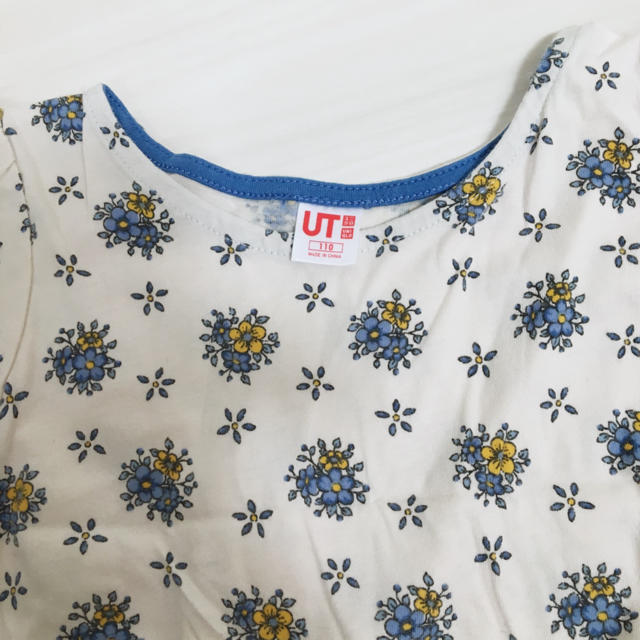UNIQLO(ユニクロ)の☆ユニクロ☆レトロな花柄のチュニック 110cm 2枚セット キッズ/ベビー/マタニティのキッズ服女の子用(90cm~)(Tシャツ/カットソー)の商品写真
