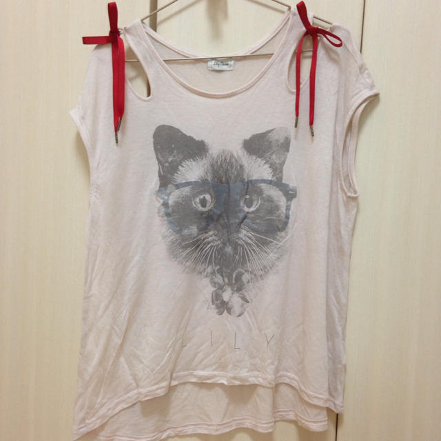 Lily Brown(リリーブラウン)のLily BrownネコリボンTシャツ* レディースのトップス(Tシャツ(半袖/袖なし))の商品写真