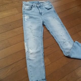 ザラ(ZARA)の新品ZARA今季ダメージデニム32(デニム/ジーンズ)