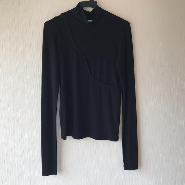 MM6(エムエムシックス)のTwisted Turtleneck / Black  レディースのトップス(カットソー(長袖/七分))の商品写真