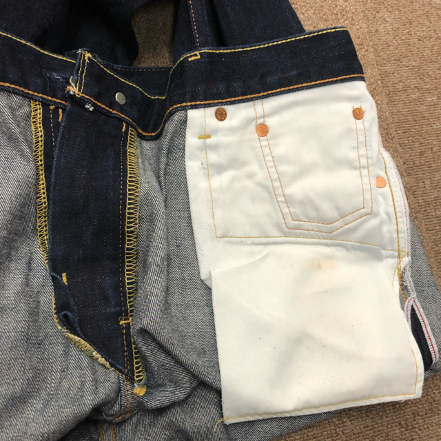 Levi's(リーバイス)のリーバイス デニム 502XX レプリカ ワンウォッシュ 濃いめ 革パッチ メンズのパンツ(デニム/ジーンズ)の商品写真