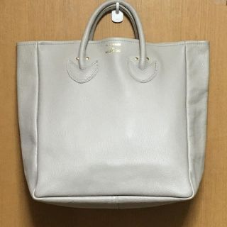 スピックアンドスパン(Spick & Span)のyoung&olsen トートバッグ Mサイズ ベージュ(トートバッグ)