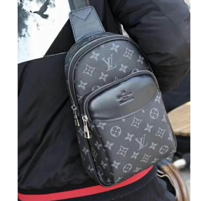 LOUIS VUITTON - Louis Vuitton ルイヴィトン ボディバッグ ショルダーバッグの通販 by hinako..'s