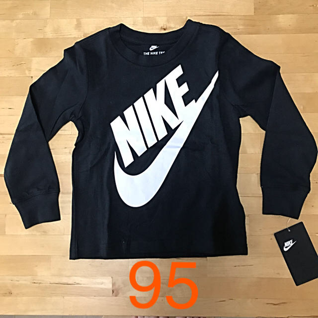 NIKE(ナイキ)のナイキ  NIKE  キッズ   長袖  ロングTシャツ  ロンT  ☆  95 キッズ/ベビー/マタニティのキッズ服男の子用(90cm~)(Tシャツ/カットソー)の商品写真