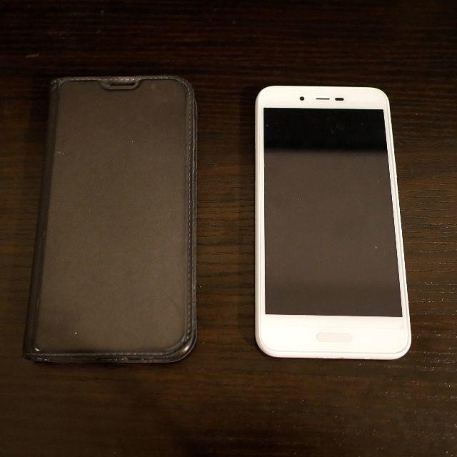 SHARP(シャープ)のSH-M05 ホワイト (SHARP AQUOS sense lite) スマホ/家電/カメラのスマートフォン/携帯電話(スマートフォン本体)の商品写真