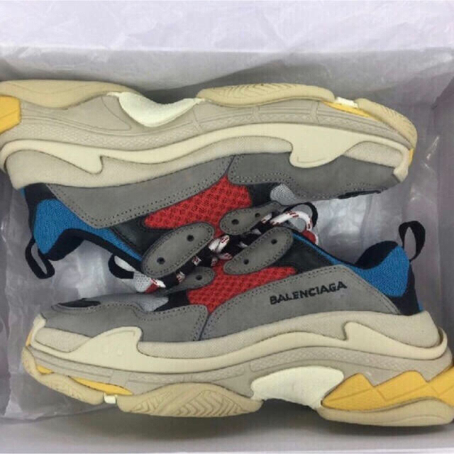 BALENCIAGA トリプルS スニーカー