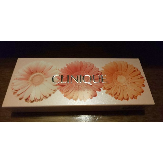 CLINIQUE チークパレット