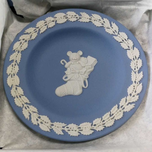 WEDGWOOD(ウェッジウッド)の【値引き】ウェッジウッド 
ジャスパー
ペールブルー
プレート
クリスマス柄

 インテリア/住まい/日用品のインテリア小物(小物入れ)の商品写真