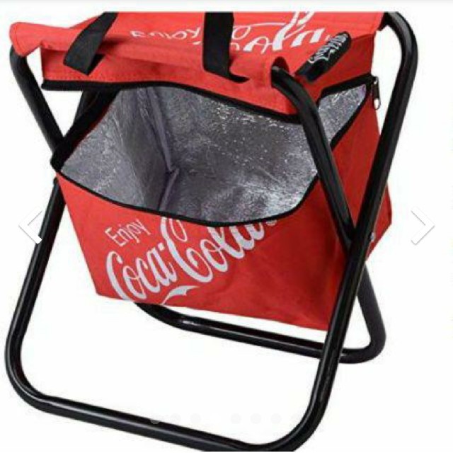 コカ・コーラ(コカコーラ)のコカ・コーラ 折り畳み式バッグチェアー スポーツ/アウトドアのアウトドア(テーブル/チェア)の商品写真