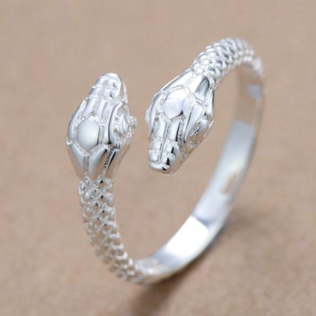蛇の指輪 スネークリング 開運指輪 へびゆびわ 男女兼用 風水指輪　 メンズのアクセサリー(リング(指輪))の商品写真