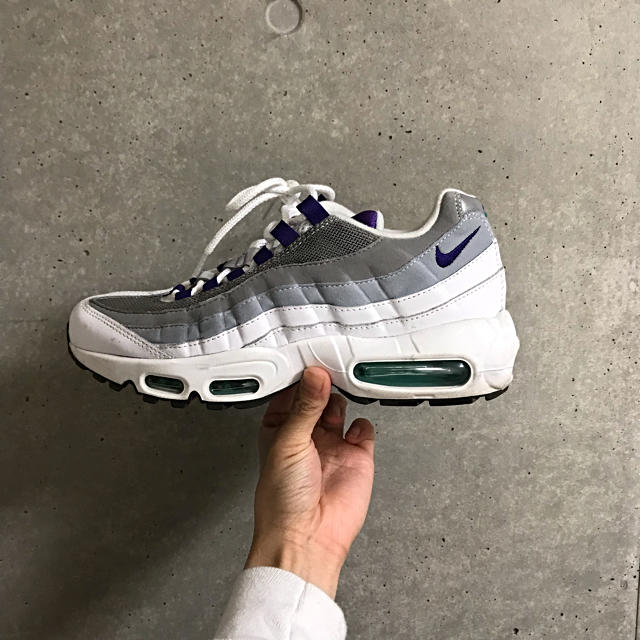 NIKE(ナイキ)のairmax95  エアーマックス 95  grape グレープ メンズの靴/シューズ(スニーカー)の商品写真