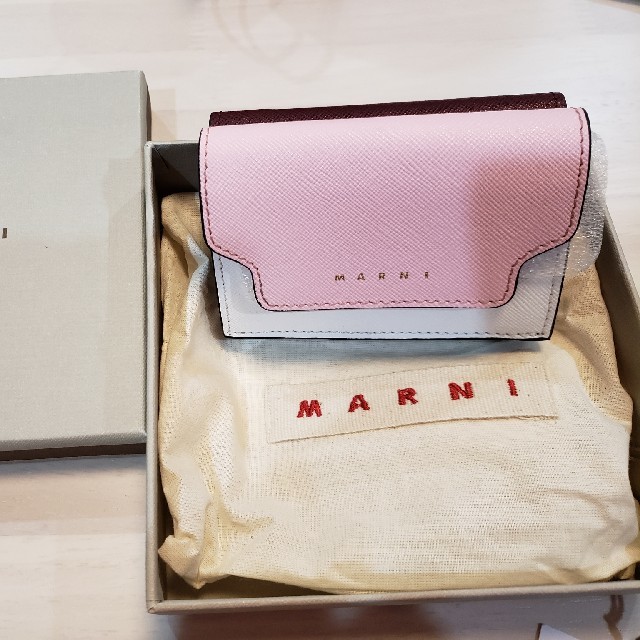 最終値下げ！2019年春夏新作】
MARNI マルニ  レザー ミニ財布