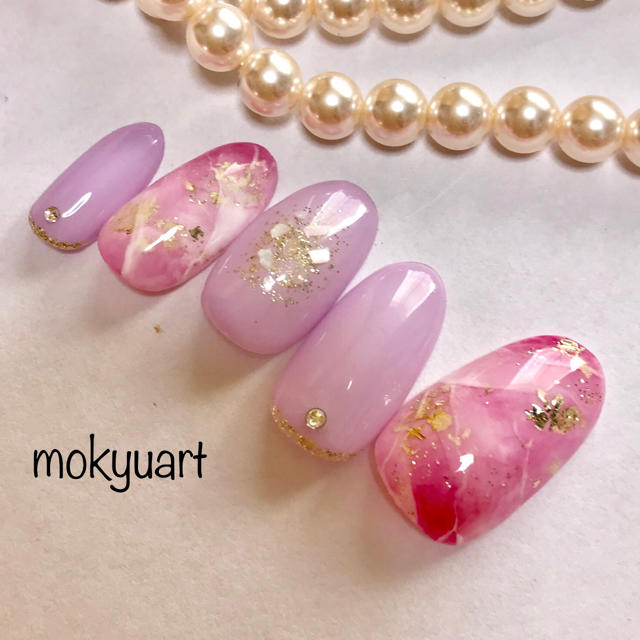 mokyuart02＊ピンク 天然石 シェル 金箔 ウエディング ネイルチップ ハンドメイドのアクセサリー(ネイルチップ)の商品写真