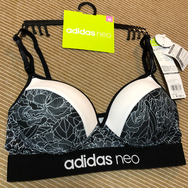 adidas(アディダス)のadidas neo レディースの下着/アンダーウェア(ブラ)の商品写真