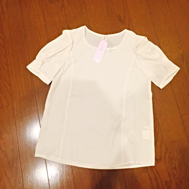 AG(エージー)のAG♡ホワイト ブラウス レディースのトップス(シャツ/ブラウス(半袖/袖なし))の商品写真