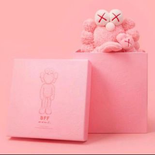 メディコムトイ(MEDICOM TOY)のkaws BFF flash pink 当選 カウズ ぬいぐるみ(ぬいぐるみ)