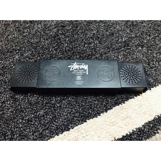 STUSSY(ステューシー)の【美品】stussy/ステューシー/ロゴ/ミニ/スピーカー/ブラック スマホ/家電/カメラのオーディオ機器(スピーカー)の商品写真