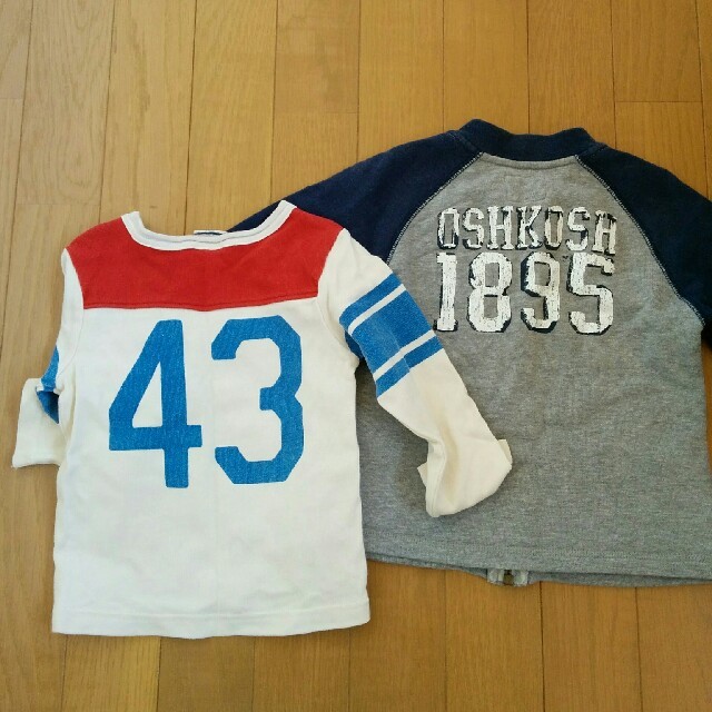 OshKosh(オシュコシュ)のスエットとロングTシャツセット キッズ/ベビー/マタニティのキッズ服男の子用(90cm~)(Tシャツ/カットソー)の商品写真