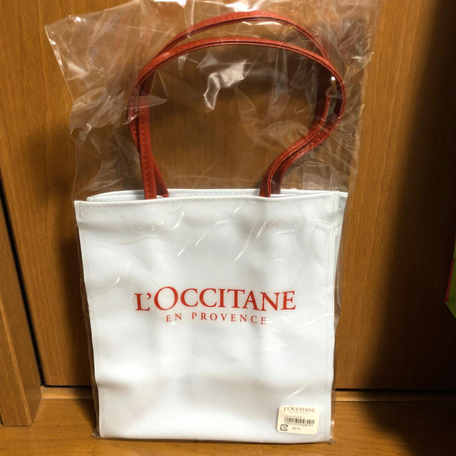L'OCCITANE(ロクシタン)の専用ページ　ロクシタン ヴォヤージュバッグ 新品未使用 ノベルティ エンタメ/ホビーのコレクション(ノベルティグッズ)の商品写真