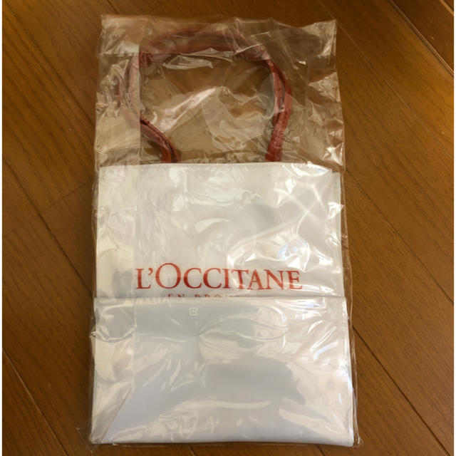 L'OCCITANE(ロクシタン)の専用ページ　ロクシタン ヴォヤージュバッグ 新品未使用 ノベルティ エンタメ/ホビーのコレクション(ノベルティグッズ)の商品写真