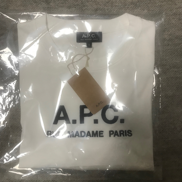 A.P.C(アーペーセー)の【未使用】A.P.C.半袖Tシャツ レディースS apcアーペーセー レディースのトップス(Tシャツ(半袖/袖なし))の商品写真