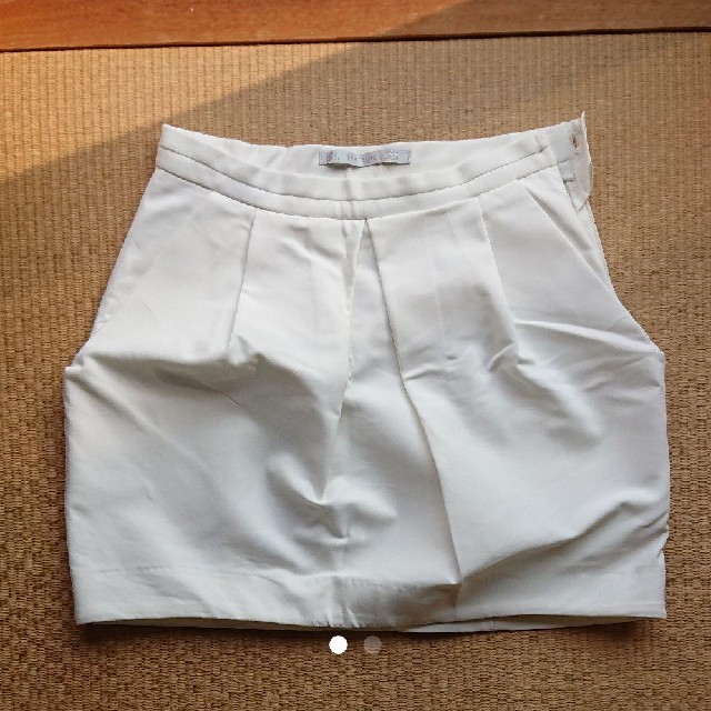 ZARA(ザラ)の最終値下げ❗ZARA 白 ミニスカート レディースのスカート(ミニスカート)の商品写真