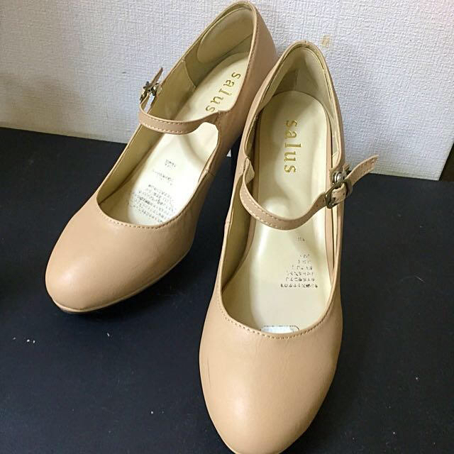 salus(サルース)のストラップ付 美脚パンプス【大きめ】 レディースの靴/シューズ(ハイヒール/パンプス)の商品写真