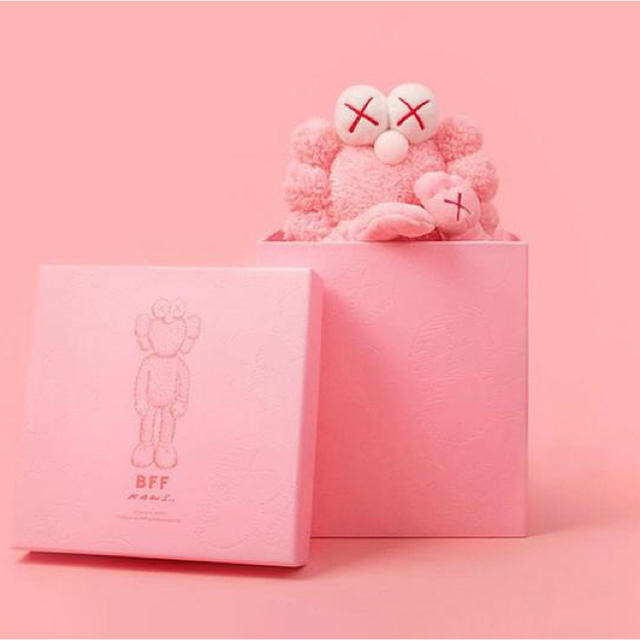 MEDICOM TOY(メディコムトイ)のkaws BFE flash pink カウズ ぬいぐるみ エンタメ/ホビーのおもちゃ/ぬいぐるみ(ぬいぐるみ)の商品写真