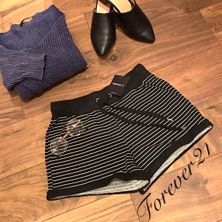 フォーエバートゥエンティーワン(FOREVER 21)のF21☀︎ボーダーショートパンツ★新品(ショートパンツ)