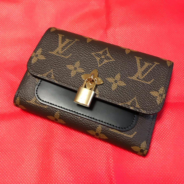 LOUIS VUITTON(ルイヴィトン)の新品  ルイヴィトン  モノグラム  財布  送料込み レディースのファッション小物(財布)の商品写真