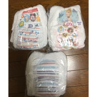 ディズニー ベビー紙おむつの通販 54点 Disneyのキッズ ベビー マタニティを買うならラクマ