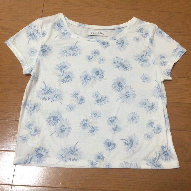 dazzlin(ダズリン)のdazzlin 花柄Tシャツ レディースのトップス(Tシャツ(半袖/袖なし))の商品写真