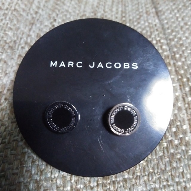 MARC JACOBS(マークジェイコブス)のMARC JACOBS イヤリング　ピアス　ブラック×シルバー レディースのアクセサリー(ピアス)の商品写真