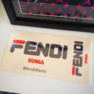 フェンディ(FENDI)のFENDI オフィシャル ステッカー✨限定非売品(ノベルティグッズ)