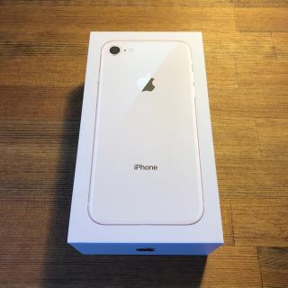 アップル(Apple)のsimフリー iPhone8 docomo ゴールド 64GB 新品未使用(スマートフォン本体)