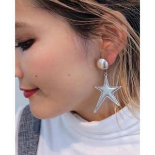 トゥデイフル(TODAYFUL)のライフズ シルバースターモチーフピアス(ピアス)