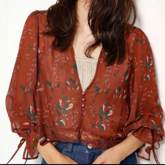 SLY(スライ)のSLY SLY  SHEER ROSE LACE 2WAY BLOUSE レディースのトップス(シャツ/ブラウス(長袖/七分))の商品写真