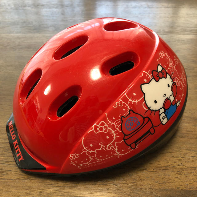 ハローキティ(ハローキティ)のハローキティ 幼児用自転車ヘルメット キッズ/ベビー/マタニティの外出/移動用品(自転車)の商品写真