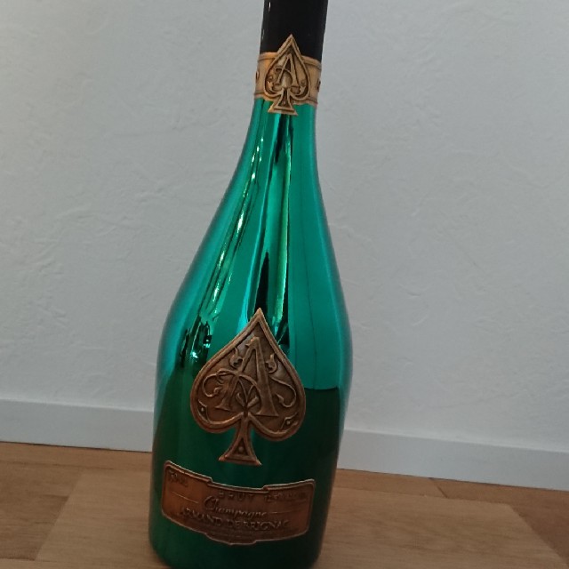 アルマンド 空瓶 空箱 【ARMAND DE BRIGNAC】 食品/飲料/酒の酒(シャンパン/スパークリングワイン)の商品写真