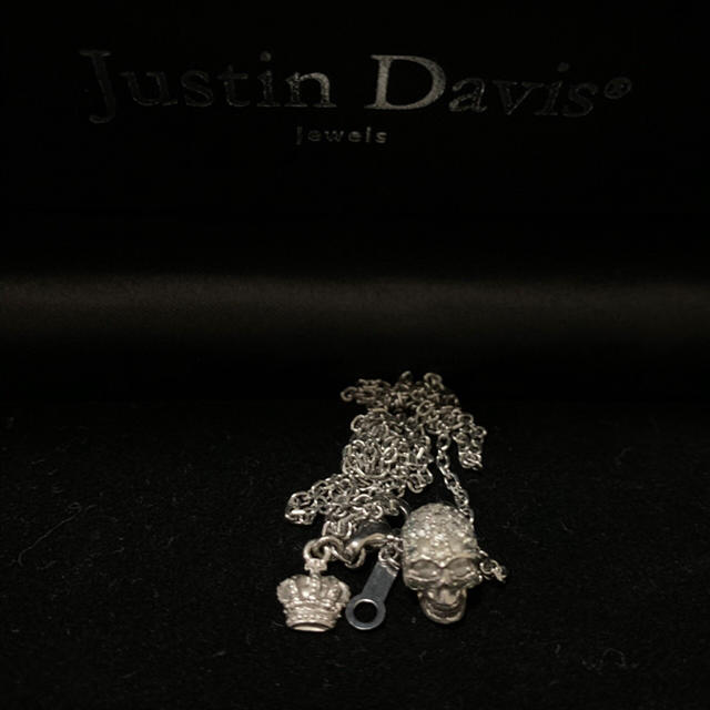 Justin Davis(ジャスティンデイビス)のJustin Davisジャスティンデイビス スカル ネックレス メンズのアクセサリー(ネックレス)の商品写真