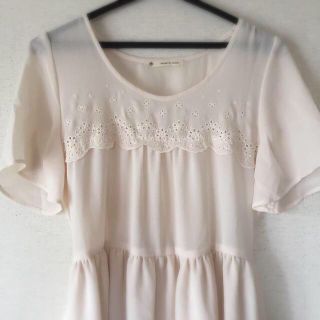 マジェスティックレゴン(MAJESTIC LEGON)の白ベージュ♡ワンピース(ひざ丈ワンピース)