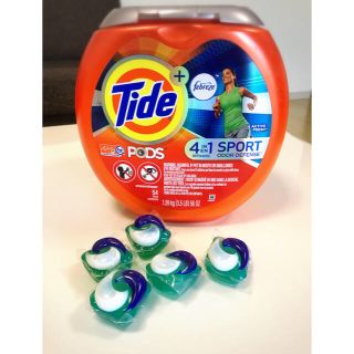 コストコ(コストコ)のTide タイド スポーツ 1箱 54個入り 1.59kg 海外ジェルボール洗剤(洗剤/柔軟剤)