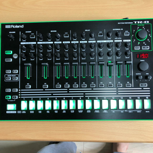 Roland Aira TR-8 2