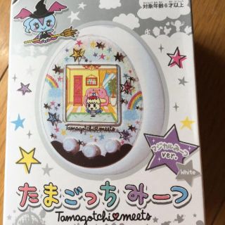 【mikamika様専用】2018たまごっち みーつ ホワイト中古(携帯用ゲーム機本体)