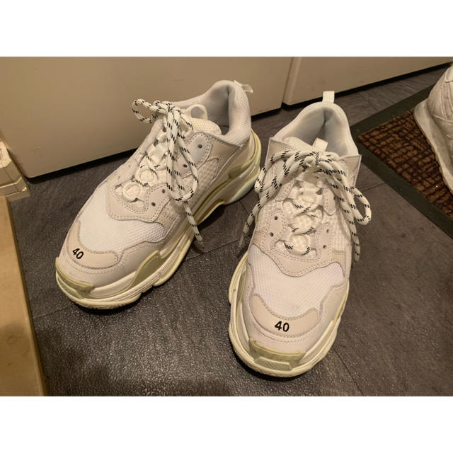 人気商品!】 Balenciaga ホワイト 18ss トリプルs 【正規品