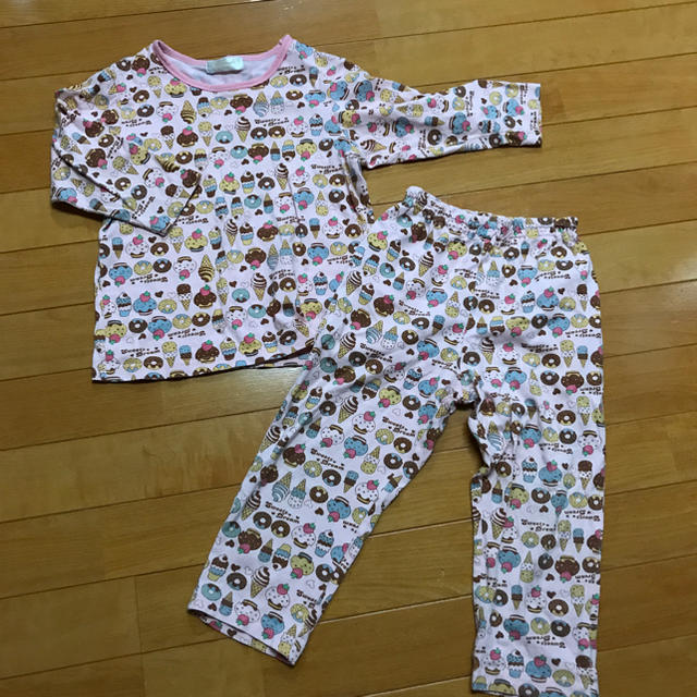 F.O.KIDS(エフオーキッズ)のパジャマ 100 女の子 エフオー FO スィート  キッズ/ベビー/マタニティのキッズ服女の子用(90cm~)(パジャマ)の商品写真