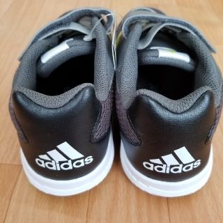 アディダス(adidas)の新品　アディダス　シューズ　23.5(シューズ)