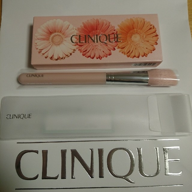 CLINIQUE(クリニーク)のクリニーク チークポップオンザグロウトリオパレット&アングルコントゥールブラシ コスメ/美容のベースメイク/化粧品(チーク)の商品写真