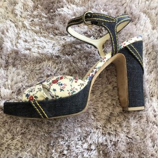 ミュウミュウ(miumiu)のMIUMIU CALZATURE DONNA デニム＋リバティー柄サンダル(サンダル)