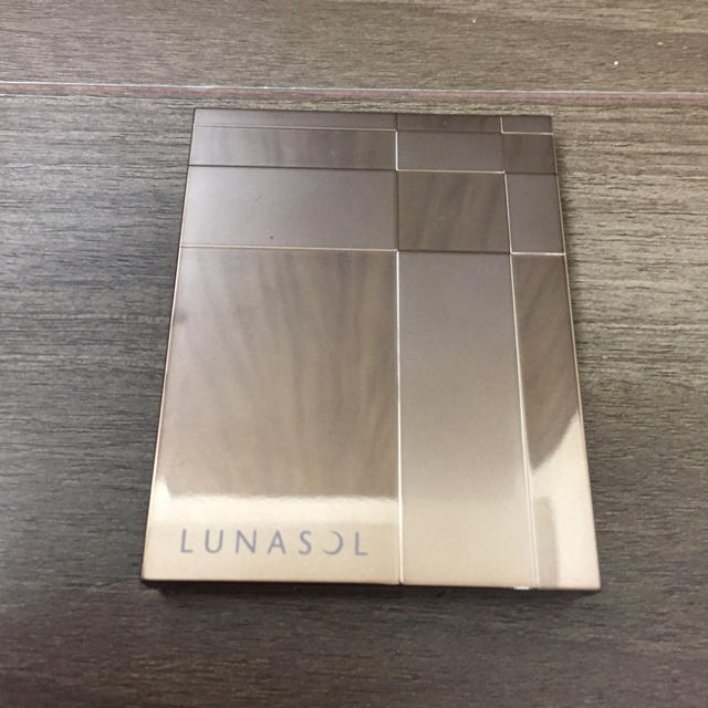 LUNASOL(ルナソル)のルナソル コンパクトケース（フェース）Ｎ 新品未使用 コスメ/美容のベースメイク/化粧品(その他)の商品写真